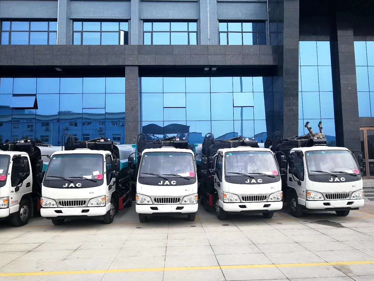 凯时优质运营商江淮挂桶垃圾车