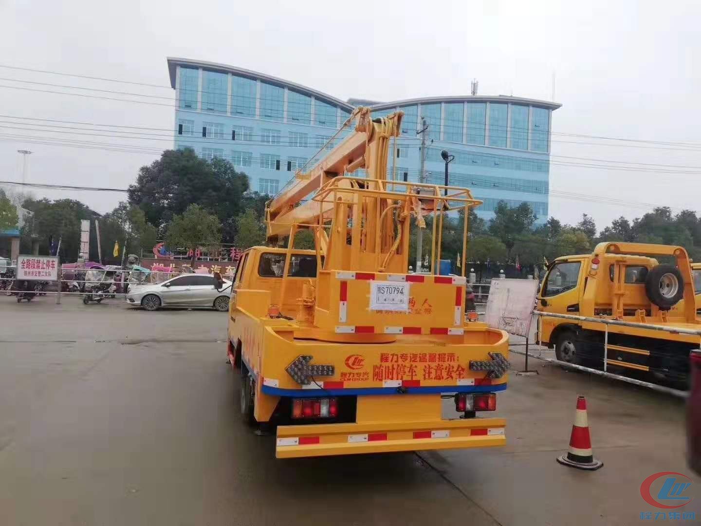 凯时优质运营商江铃16米高空作业车侧面图